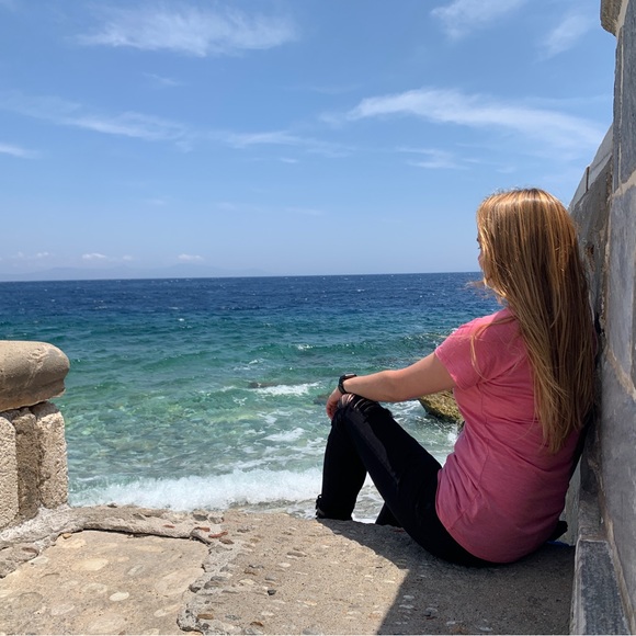 Meet your Posher, Lauren - Picture 1 of 3